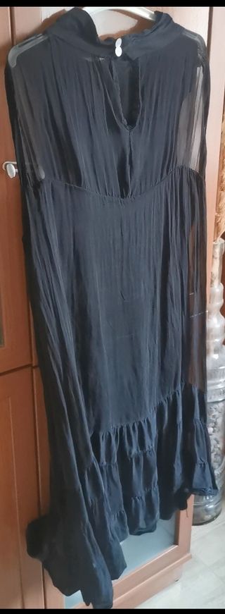 T 40 Zara, vestido con volante en falda