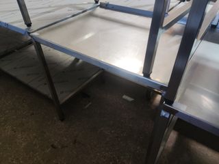 MESA INDUSTRIAL DE 85 CM
