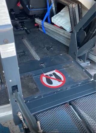 Plataforma elevadora PMR coche