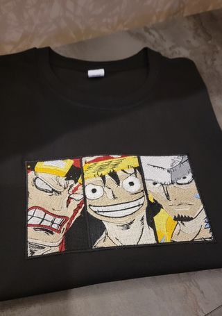 Maglietta One Piece ricamata