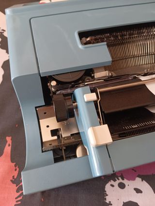 Olivetti Studio 46 - Máquina de escribir