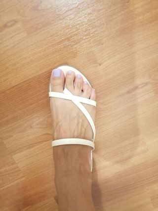 Sandalias blancas de tiras