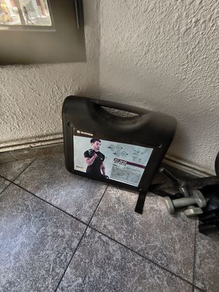 Pesas + 100 kg y barras de pesas