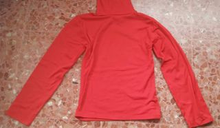Jersey cuello alto rojo