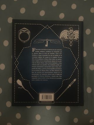 EL GRAN LIBRO DE LOS ARTEFACTOS DE HARRY POTTER...