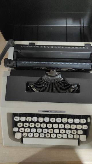 Máquinas Olivetti Lettera 40