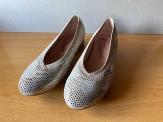 Zapatos Pitillos beige y plata