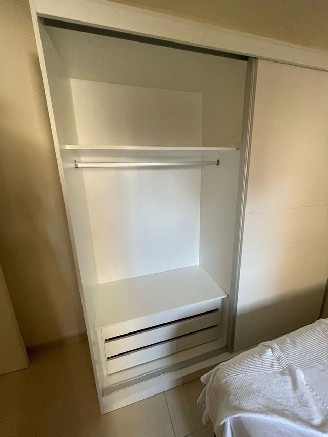 Armario blanco 2 puertas correderas