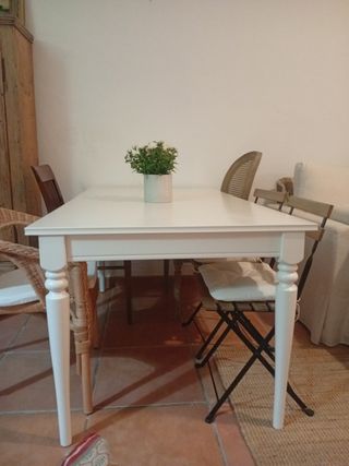 Mesa comedor Ikea extensible blanco.