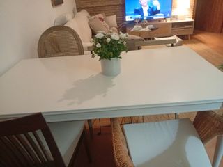 Mesa comedor Ikea extensible blanco.