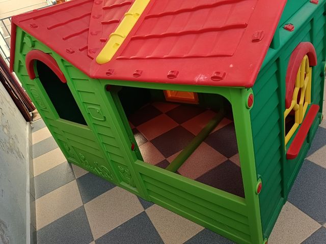 Casa infantil jardín - Juguete