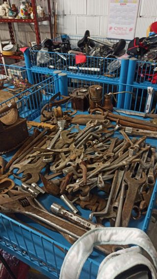 Se vende Antiguedades variadas diferentes precios 