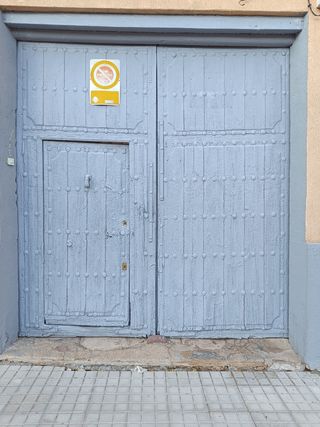 Portada de madera antigua.