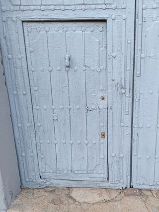 Portada de madera antigua.