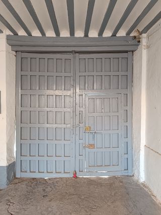 Portada de madera antigua.