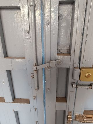 Portada de madera antigua.