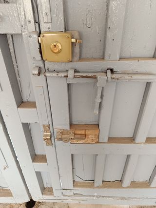 Portada de madera antigua.