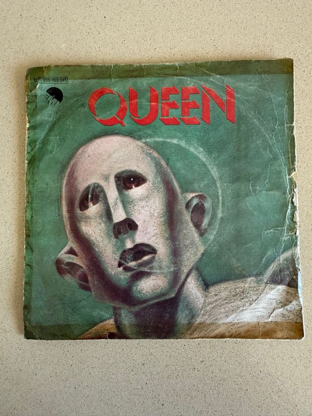 Single Queen We Are the Champions/We Will Rock you