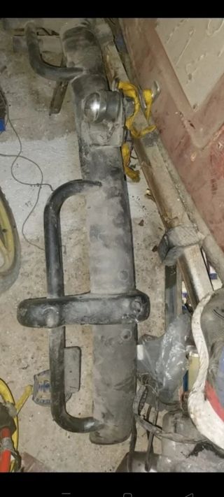 Defensa trasera VW Escarabajo con bola de remolque