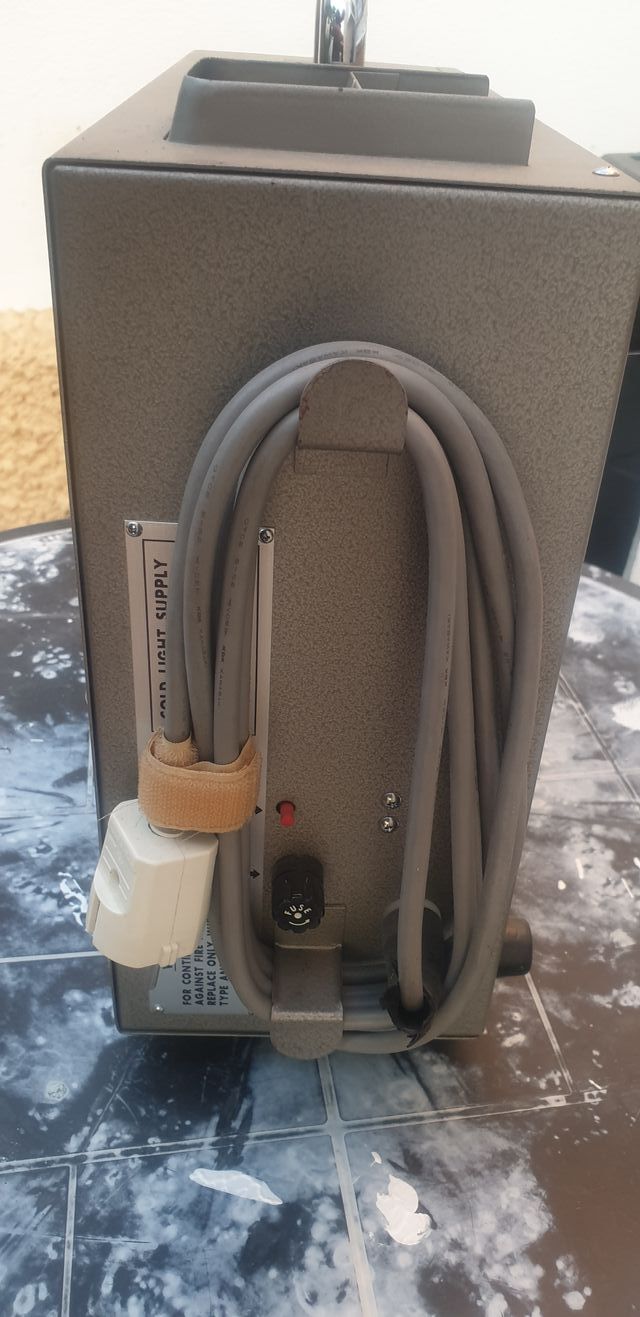 Olympus CLE-4U: Fuente luz endoscopio