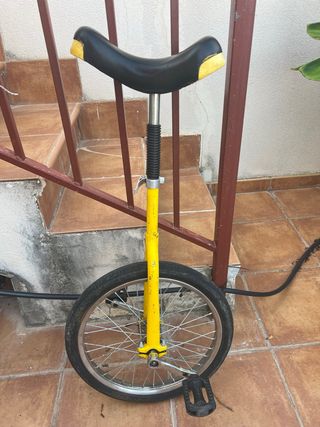 Monociclo amarillo vintage