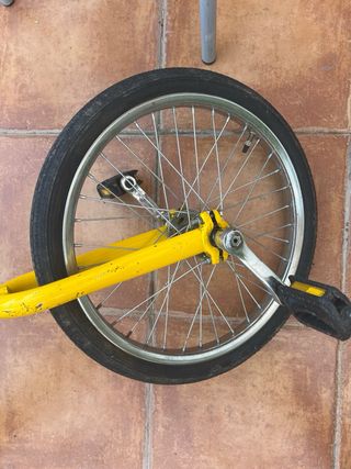 Monociclo amarillo vintage