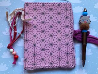 Libreta de Nezuko y Bolígrafo de Inosuke