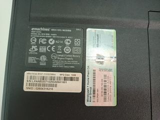 eMachines E527 Notebook Intel celeron 900  2gb leg