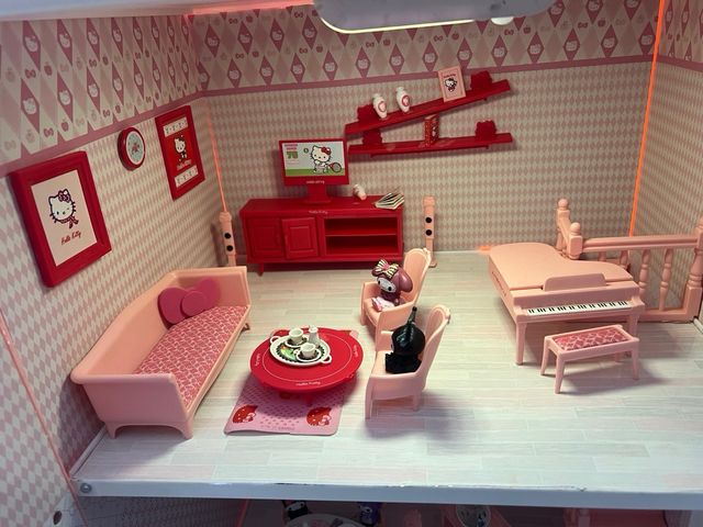 Casa Hello Kitty - Muñecas