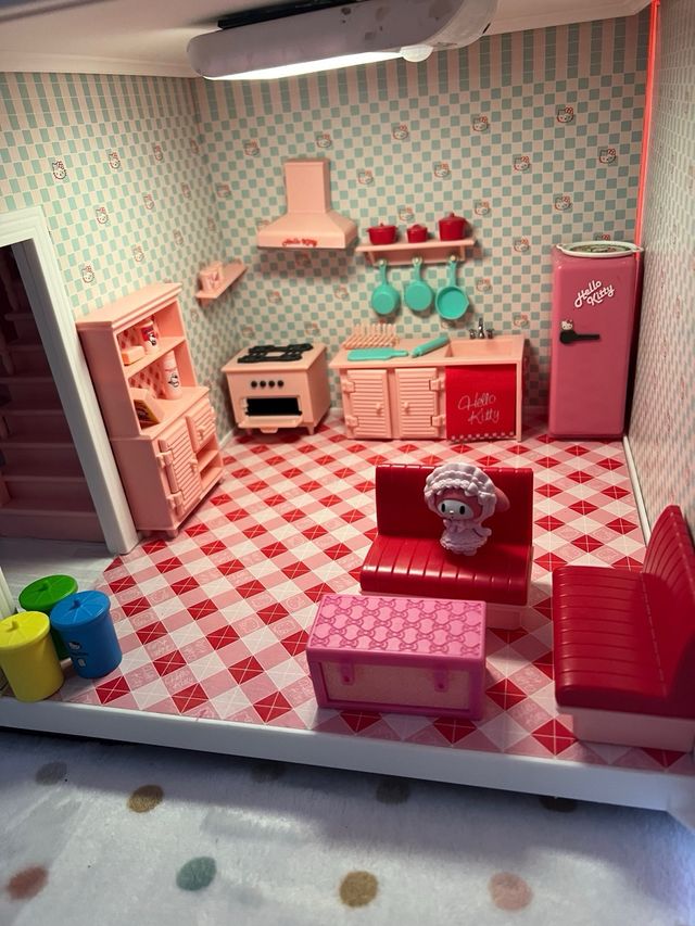 Casa Hello Kitty - Muñecas