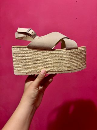 Sandalias plataforma beige verano