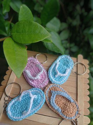 Llavero chancla azul y blanco