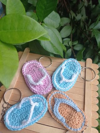 Llavero chancla azul y blanco