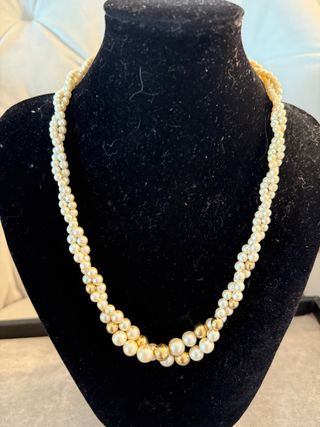 Collar Zara dorado y blanco