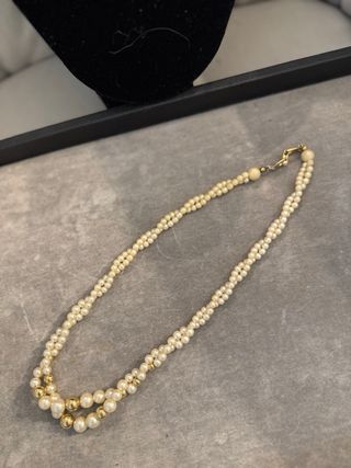 Collar Zara dorado y blanco