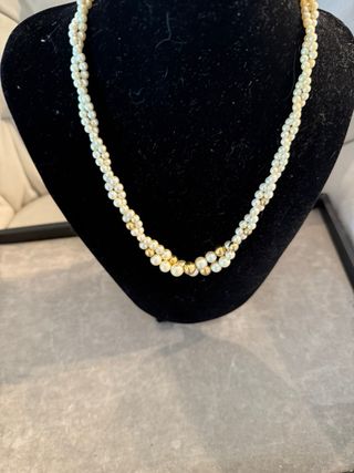 Collar Zara dorado y blanco
