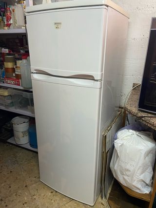Frigorífico Jocel A+ con congelador