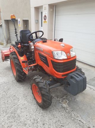 Tractor KUBOTA B1820DT del 2010