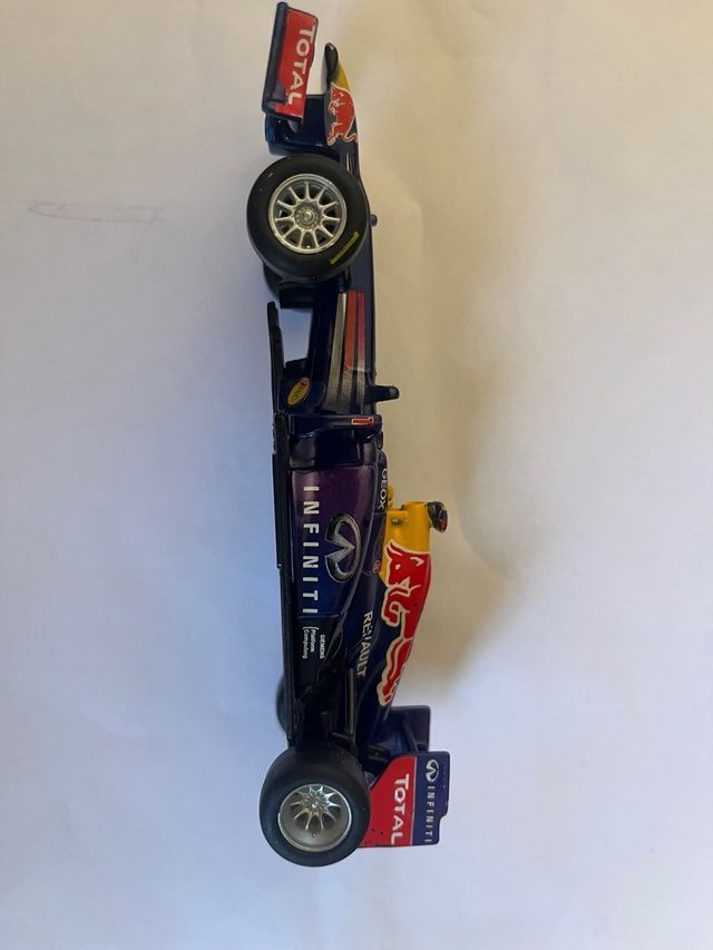 Red Bull RB9 #1 Vettel 1/32
