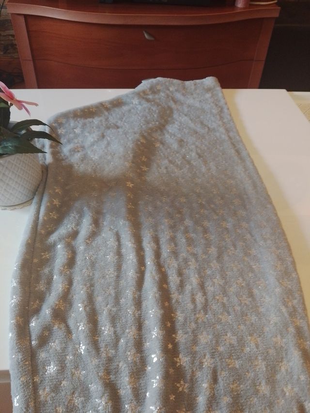 Manta infantil cola de sirena  Medida 134 cm largo