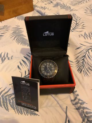 Reloj Lotus Hombre Negro/Dorado