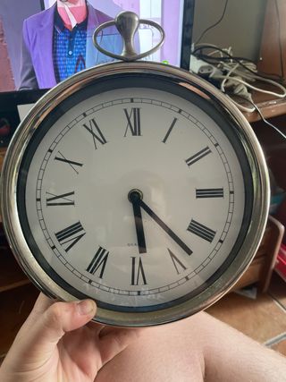 Reloj de Pared Metálico