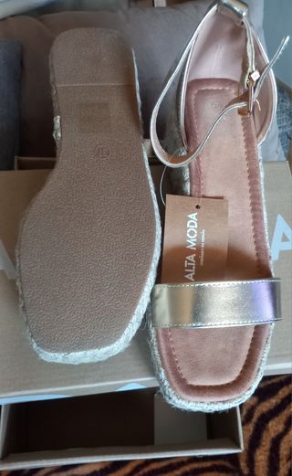 Sandalias ALTA MODA doradas