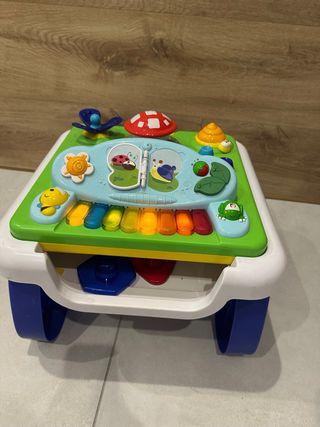 Mesa de actividades infantil