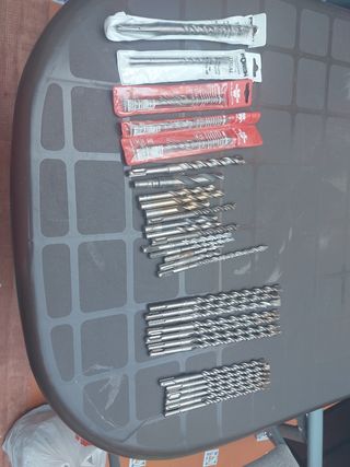 Brocas varias: 32 uds