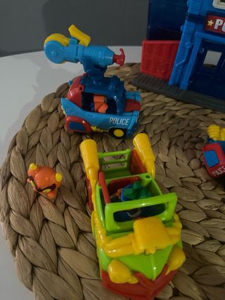 Comisaría Super Zings icluyec todas lo de las foto