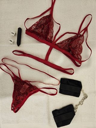 Lencería roja sexy - NUEVA
Tallas S, M y L