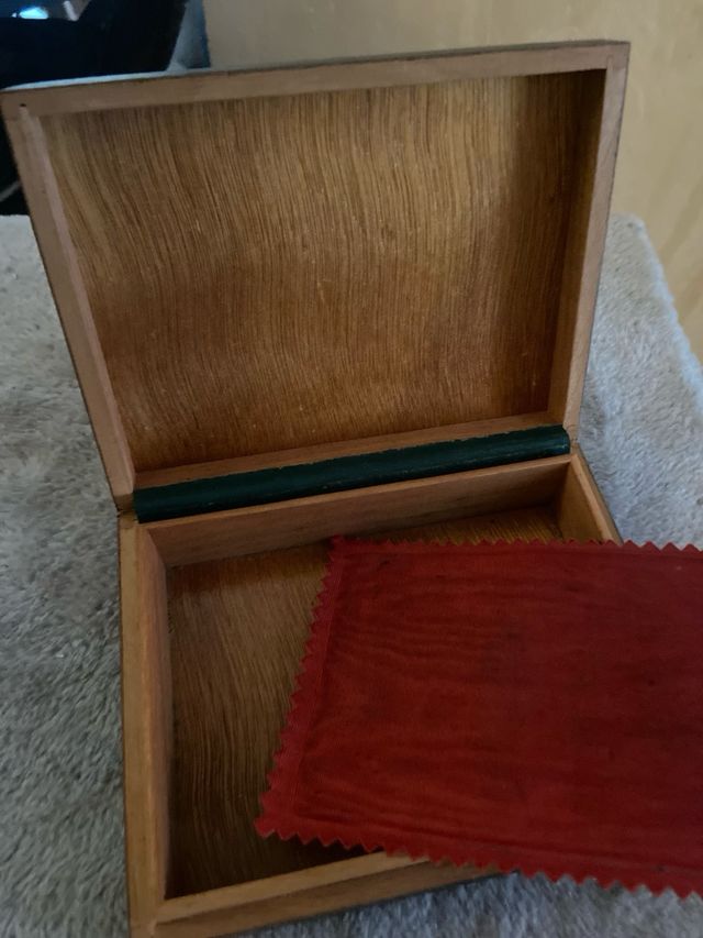 Caja Omega vintage verde años 70