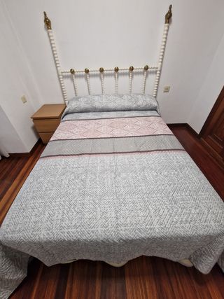 Cabecero antiguo metal clásico restaurado