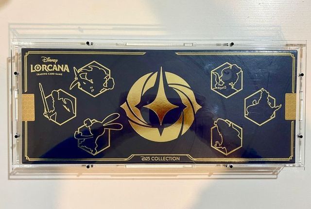 Case acrílio Expo D23 Lorcana Disney